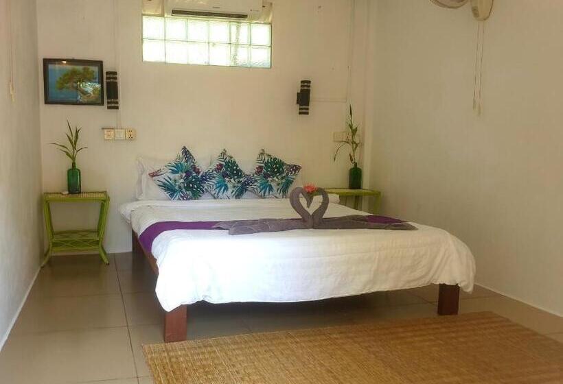 اتاق لوکس با چشم‌انداز استخر, Bohemiaz Resort And Spa Kampot