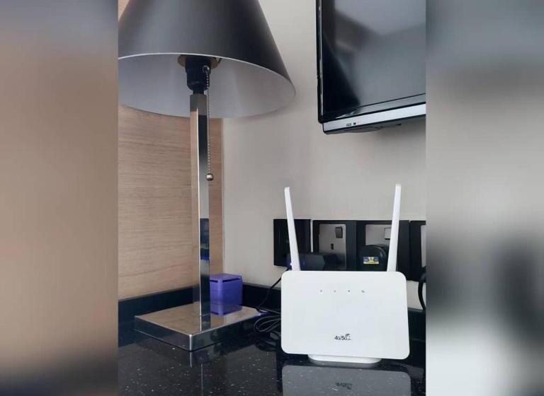استودیو استاندارد با بالکن, The Straits Suite Cosy King 807