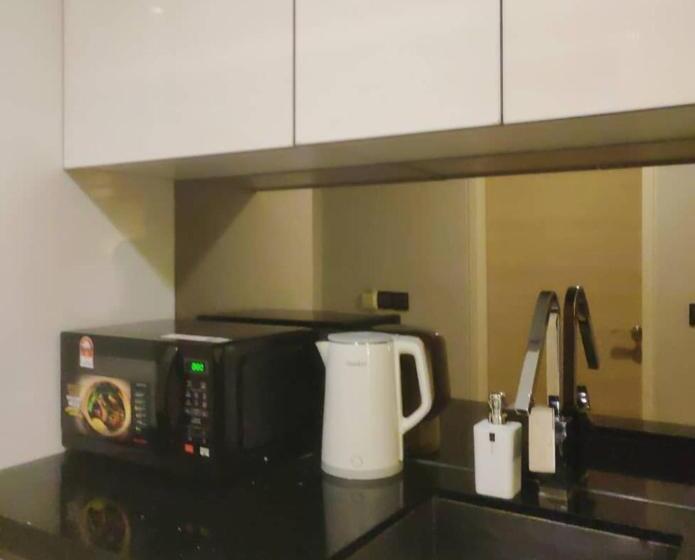 استودیو استاندارد با بالکن, The Straits Suite Cosy King 807