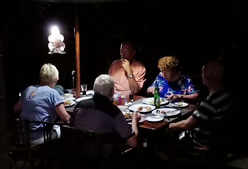Quarto Estandar, Frangipani Homestay