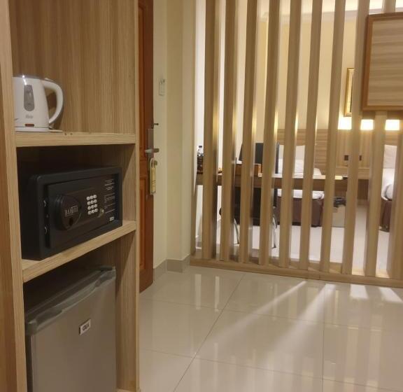 带大床的高级房间, Violand Garden Hotel Samarinda
