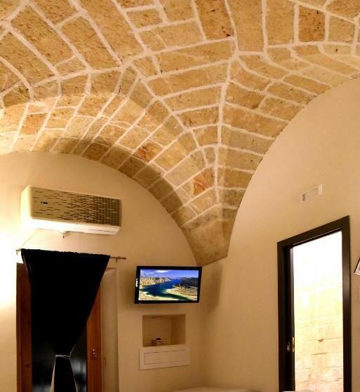 اتاق لوکس, La Monaca Salentina