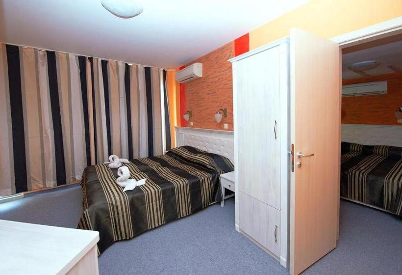 חדר משפחתי, Family Hotel Paros