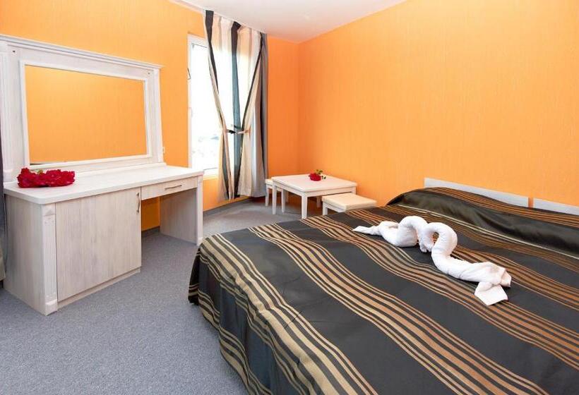Quarto Familiar, Family Hotel Paros