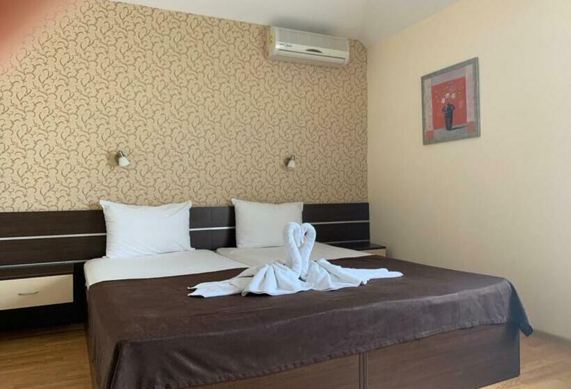 Номер Стандарт, Family Hotel Piter