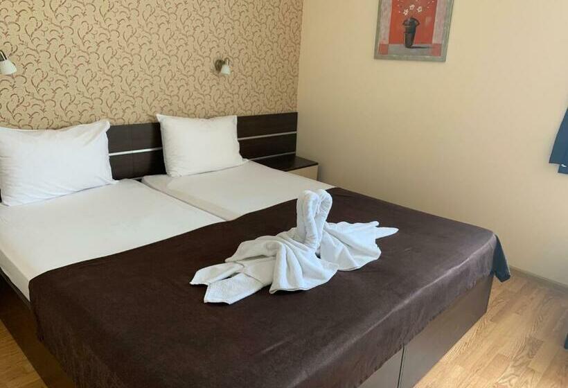 Номер Стандарт, Family Hotel Piter