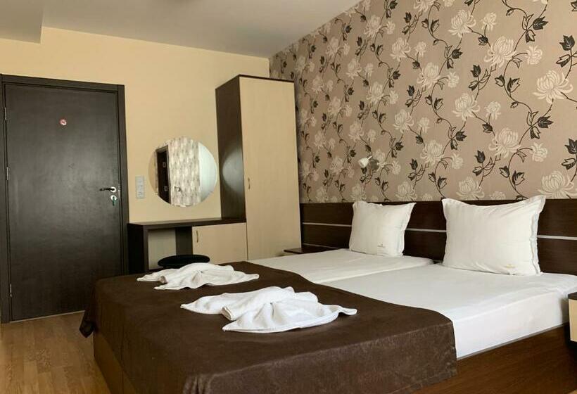 Номер Стандарт, Family Hotel Piter