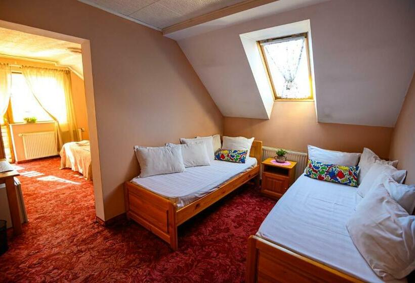 استودیو خانوادگی, Family Hotel Chichin