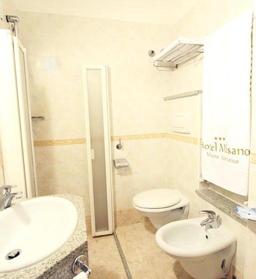 家庭间, Misano Hostel