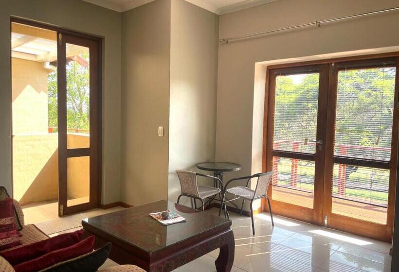 اتاق استاندارد با چشم‌انداز کوهستان, Jade Mountain Cottage 玉山小屋