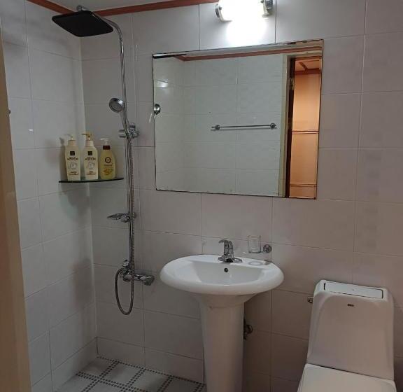 اتاق لوکس, Gooreumseong Motel
