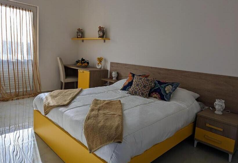 اتاق استاندارد با چشم‌انداز استخر, Villa Dafne