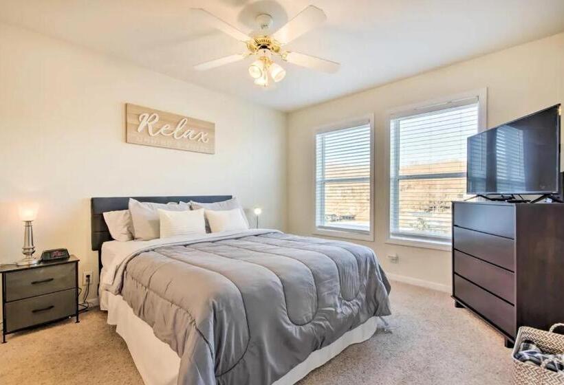 Suite with lake view, Waterfront Condo With Boat Slip!
