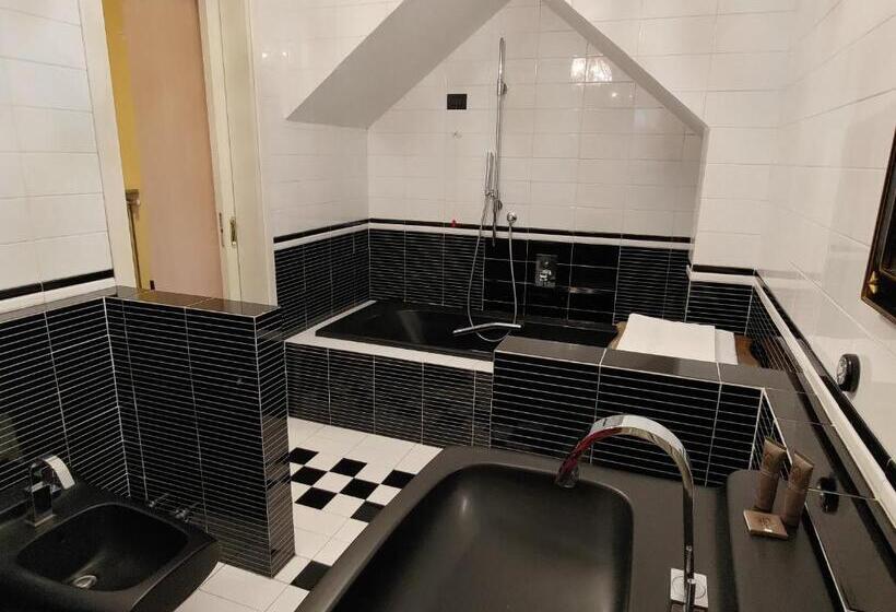 Номер Стандарт с Балконом, Villa Eleganza Milano Bergamo Airport