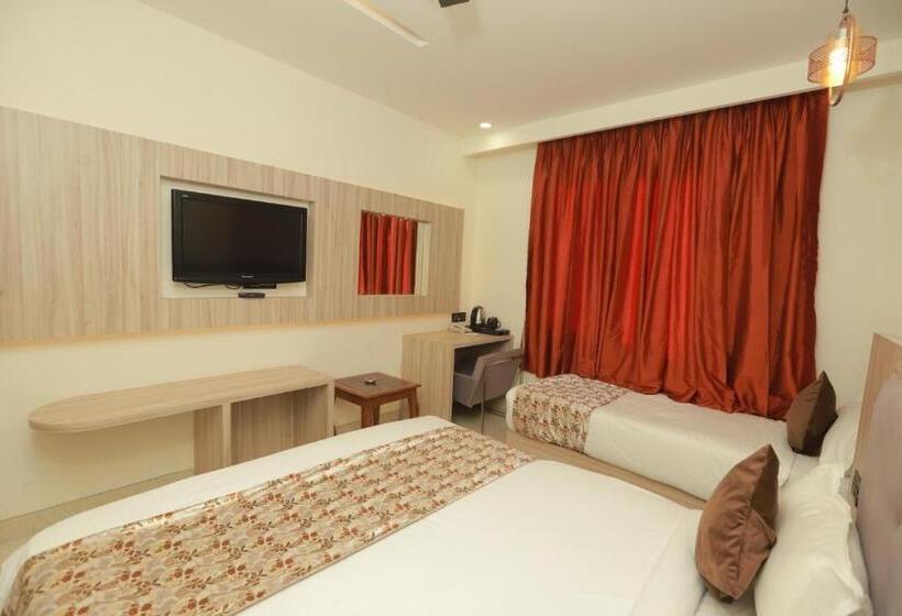 스탠다드 트리플 룸, Zed Hotel   Igi Airport Delhi