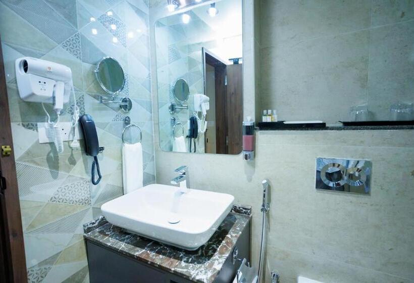 سوییت اجرایی, Aj Grand Elite