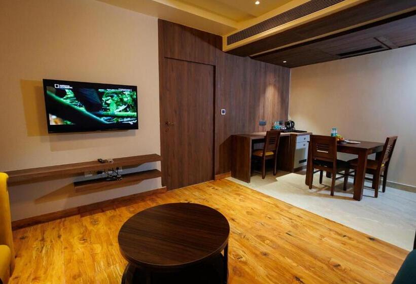 سوییت اجرایی, Aj Grand Elite