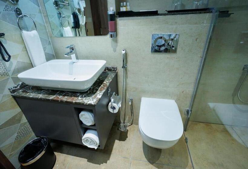 اتاق لوکس با تخت بزرگ, Aj Grand Elite