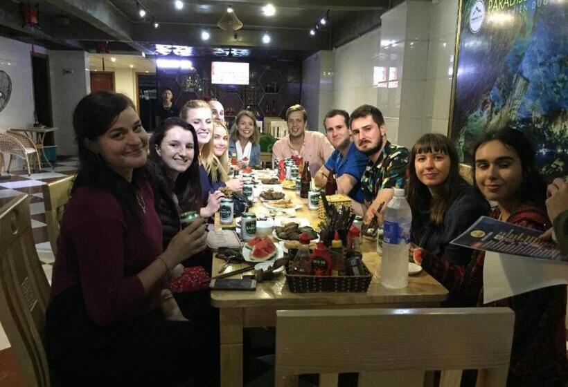 اتاق خانوادگی با چشم‌انداز کوه, Phong Nha Jasmine Hostel & Roof Top Bar