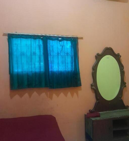 스탠다드 룸, Spot On 93852 Fermansio Homestay 2