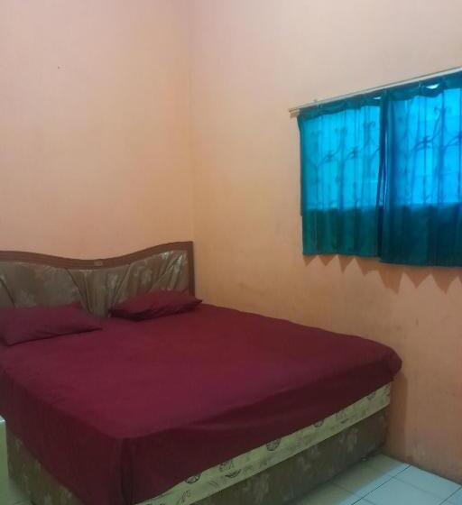 스탠다드 룸, Spot On 93852 Fermansio Homestay 2