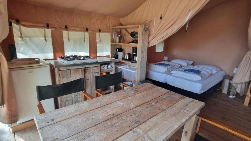 Standard Tent, Domaine De Laguneaussan