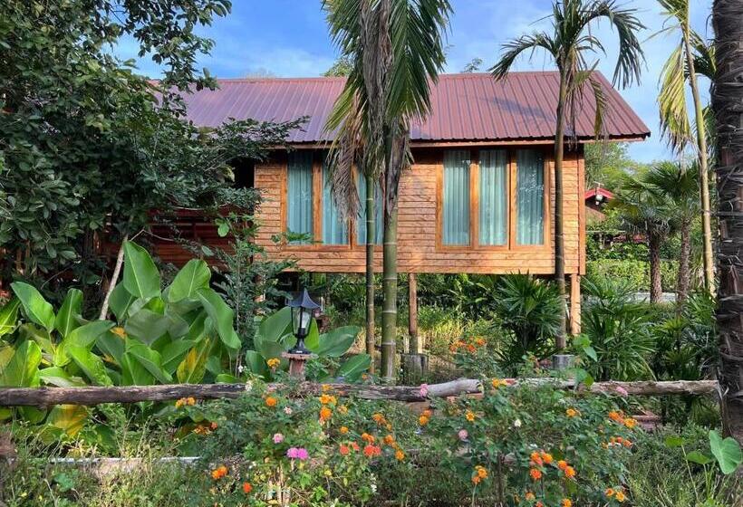 ベーシックルーム, บ้านสวนแก้วคำแพง Baan Suan Kaew Khampaeng