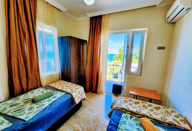 اتاق استاندارد با سرویس بهداشتی مشترک, Guest House Nona