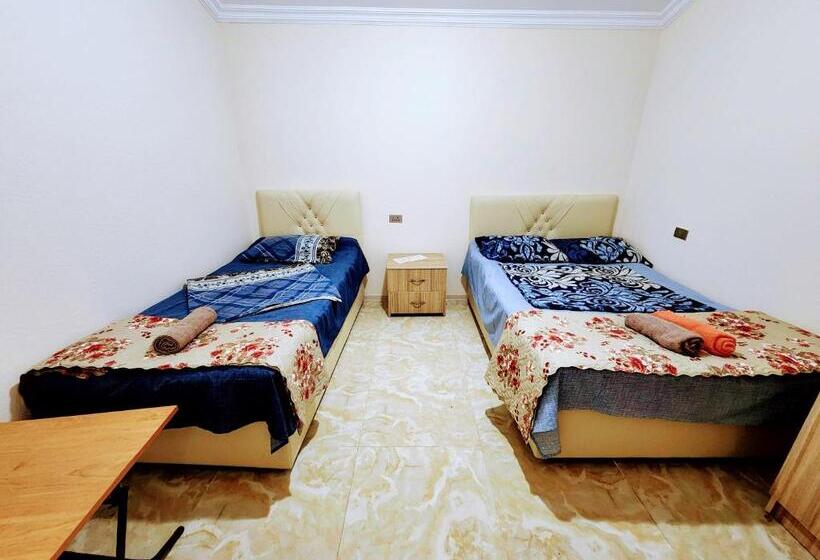 اتاق استاندارد سه تخته با سرویس بهداشتی مشترک, Guest House Nona