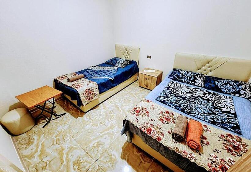 اتاق استاندارد سه تخته با سرویس بهداشتی مشترک, Guest House Nona
