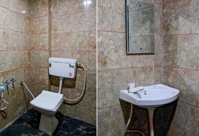 Трехместный Номер Классика, Collection O Hotel Leo Inn
