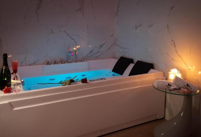 Номер Стандарт с Гидромассажем, Domus Cuomo B&b
