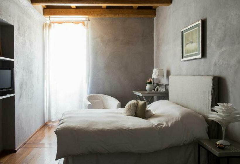 Полулюкс, Boutique B&b Residenza Farnese