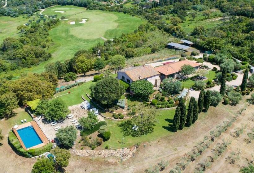 غرفة قياسية ثلاثية, Country Relais La Mortella