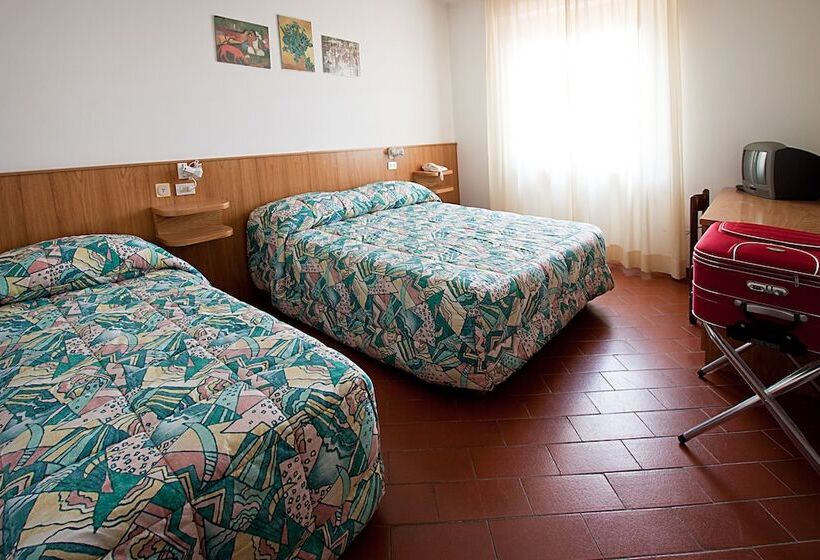 Четырехместный Номер Стандарт, Albergo Milano