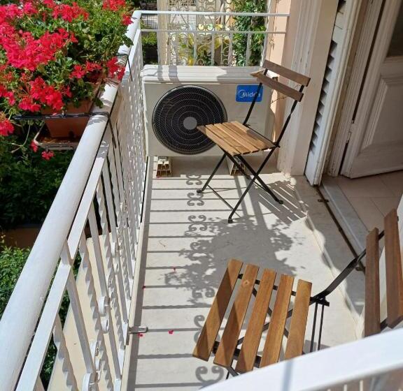 Camera Tripla Classica con Balcone, Canarco