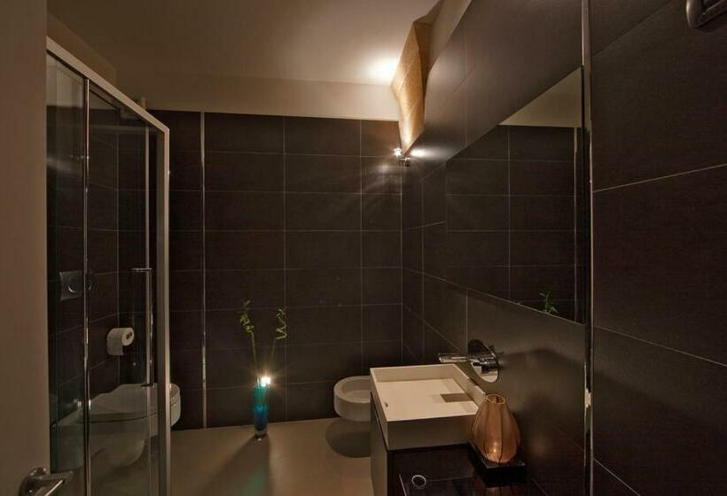 سوییت با چشم‌انداز جانبی دریا, Zenthe Small Luxury B&b