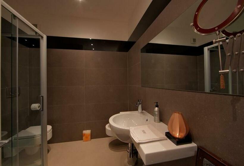 سوییت با چشم‌انداز جانبی دریا, Zenthe Small Luxury B&b