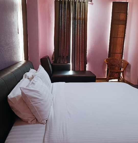 Номер Deluxe Кровать Кинг, ๋jongluxpakdee โรงแรมจงรักษ์พักดี