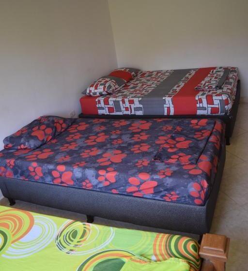 Quarto Familiar Deluxe, Apolo Jf