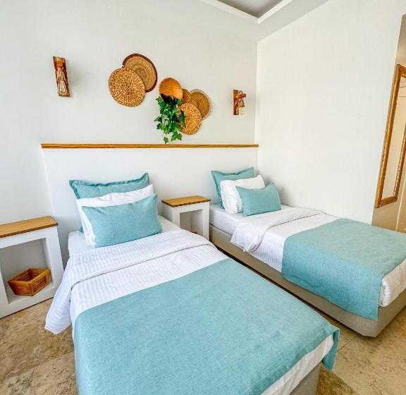 Семейный Номер, Mavi Cam Hotel Ayvalik