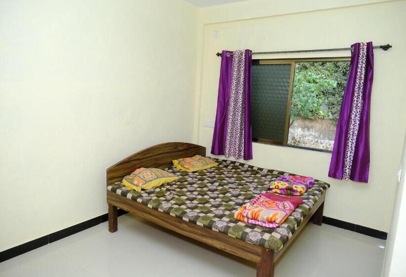 Номер Deluxe, Aashray Guestroom