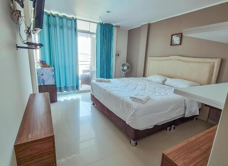 سوئیت با تخت بزرگ, Costa Sur