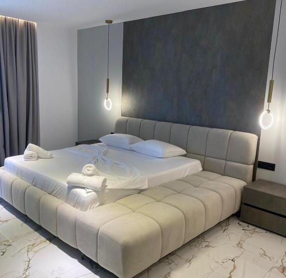 سوییت با چشم‌انداز دریا, Resol Hotel 2