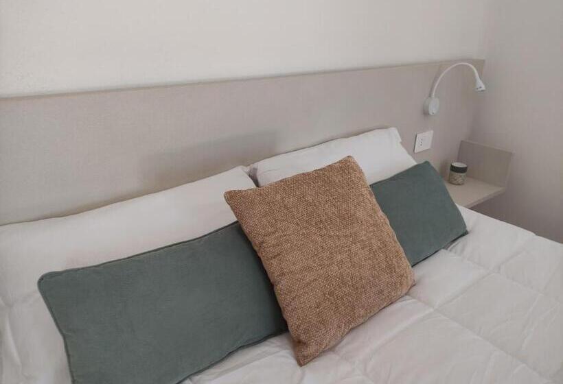 스탠다드 룸 킹사이즈 침대, Q Resort
