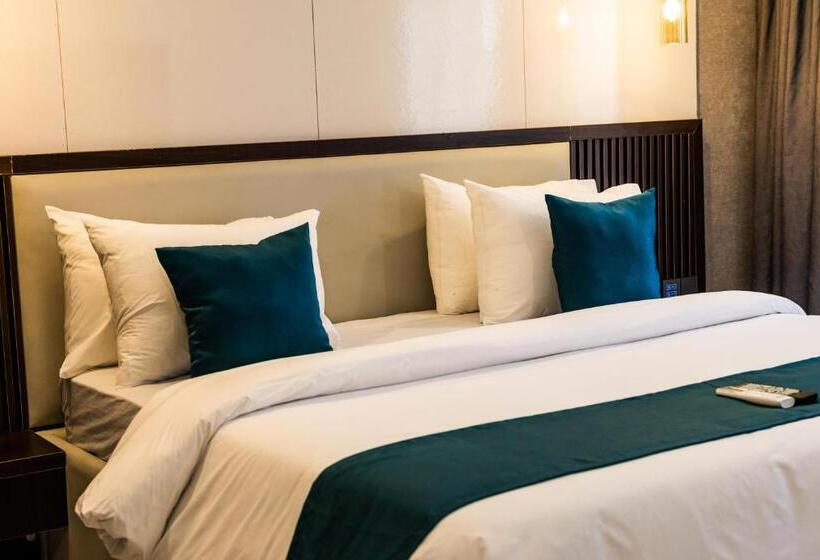 سوییت جونیور, Bon Hotel Nest Garki Ii