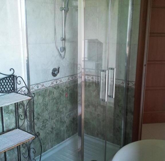 اتاق استاندارد با بالکن, B&b La Pineta
