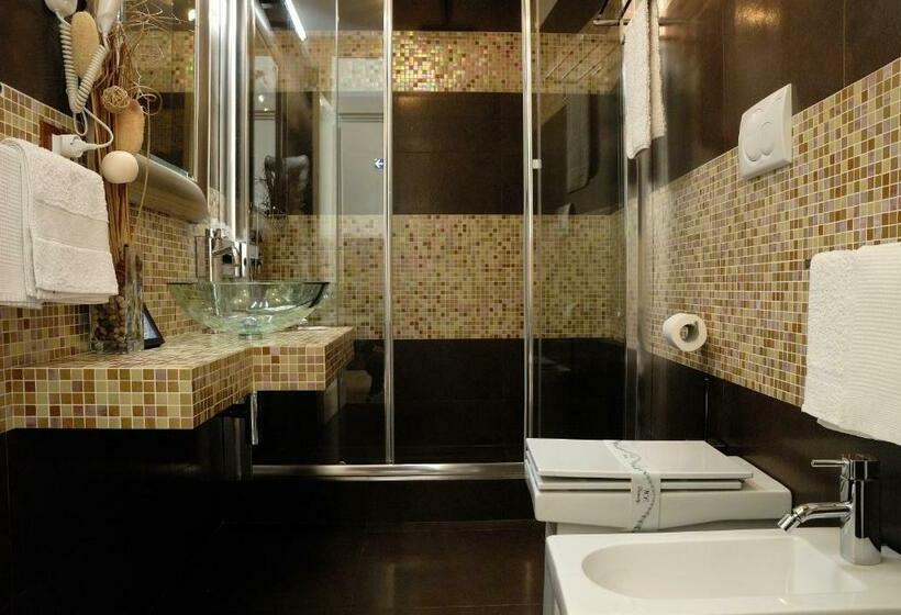 غرفة قياسية ثلاثية, Dimora Storica   Casa Sicuro