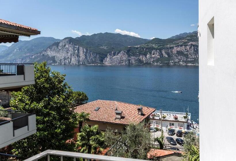 带景观的三人标准房间, Capri