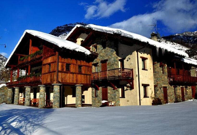 اتاق کلاسیک چهارنفره, Maison Tissiere